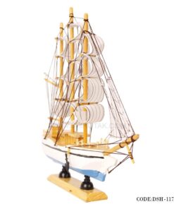 کشتی بادبانی سفید و آبی سری E