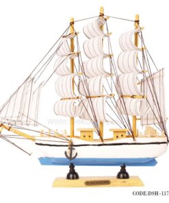 کشتی بادبانی سفید و آبی سری E