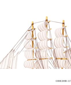 کشتی بادبانی سفید و آبی سری E