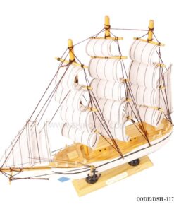 کشتی بادبانی سفید و آبی سری E