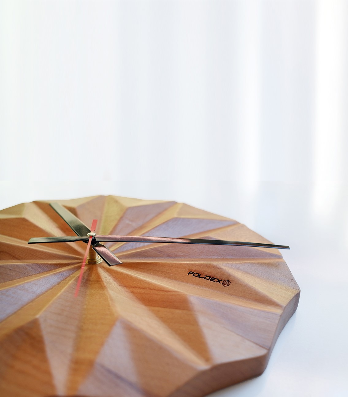 ساعت دیواری چوبی فولدکس مدل دیلایت