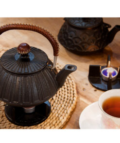 قوری چدنی با پایه و شمع مدل FIORELA