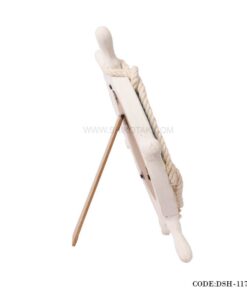 قاب عکس چوبی طرح سکان قرمز