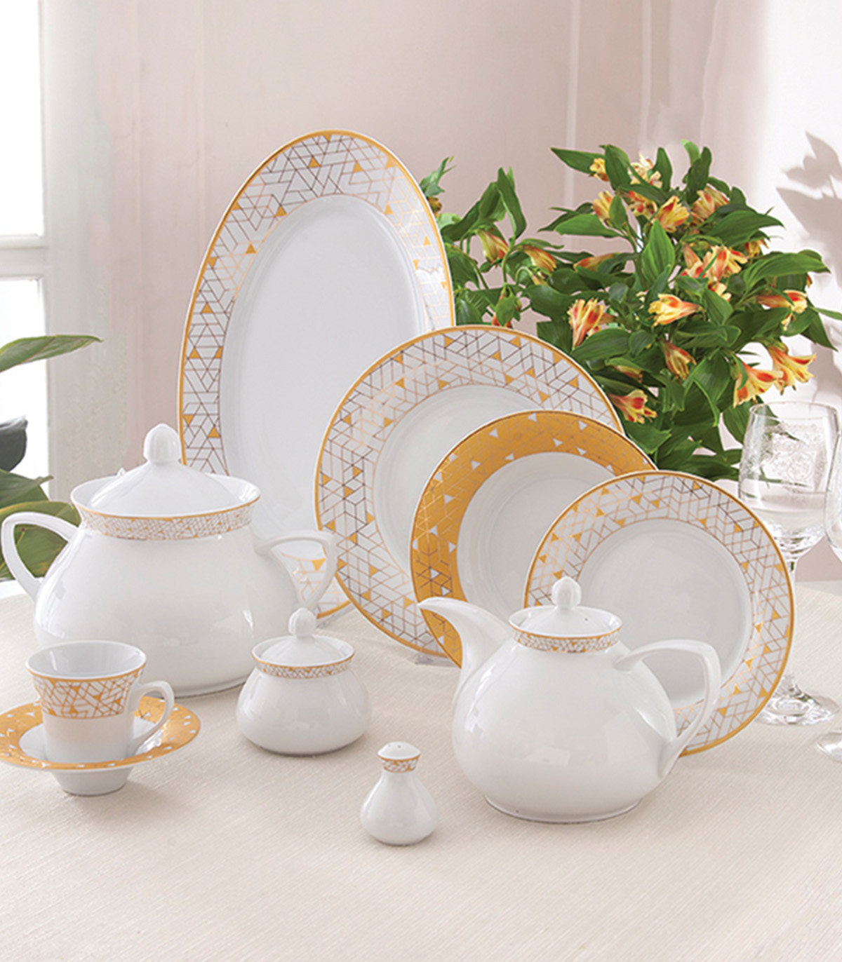 سرویس چینی غذاخوری زرین 6 نفره مدل ژئومتریکال طلایی سری شهرزاد