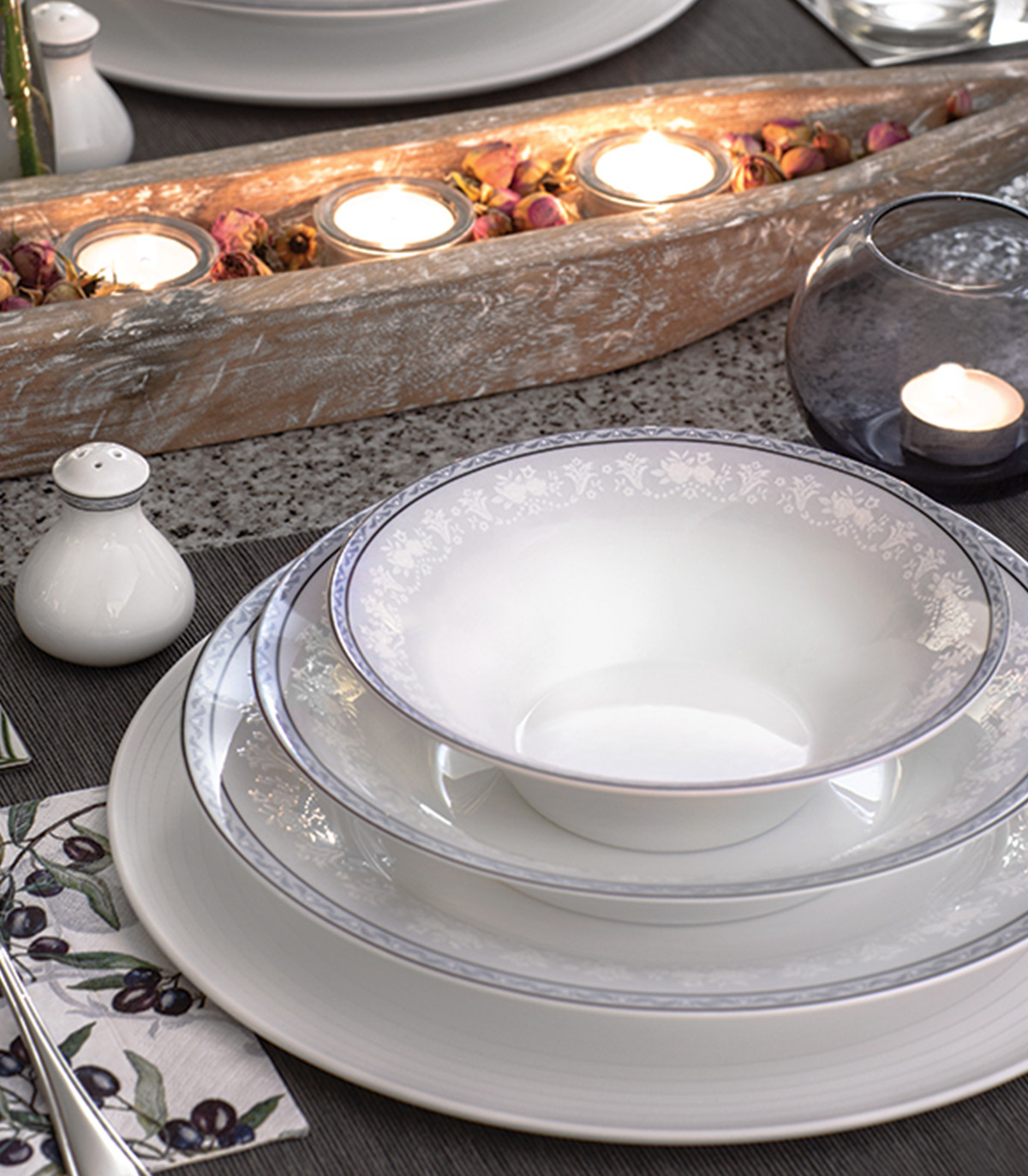 سرویس چینی غذاخوری زرین 6 نفره مدل وایت رز سری شهرزاد