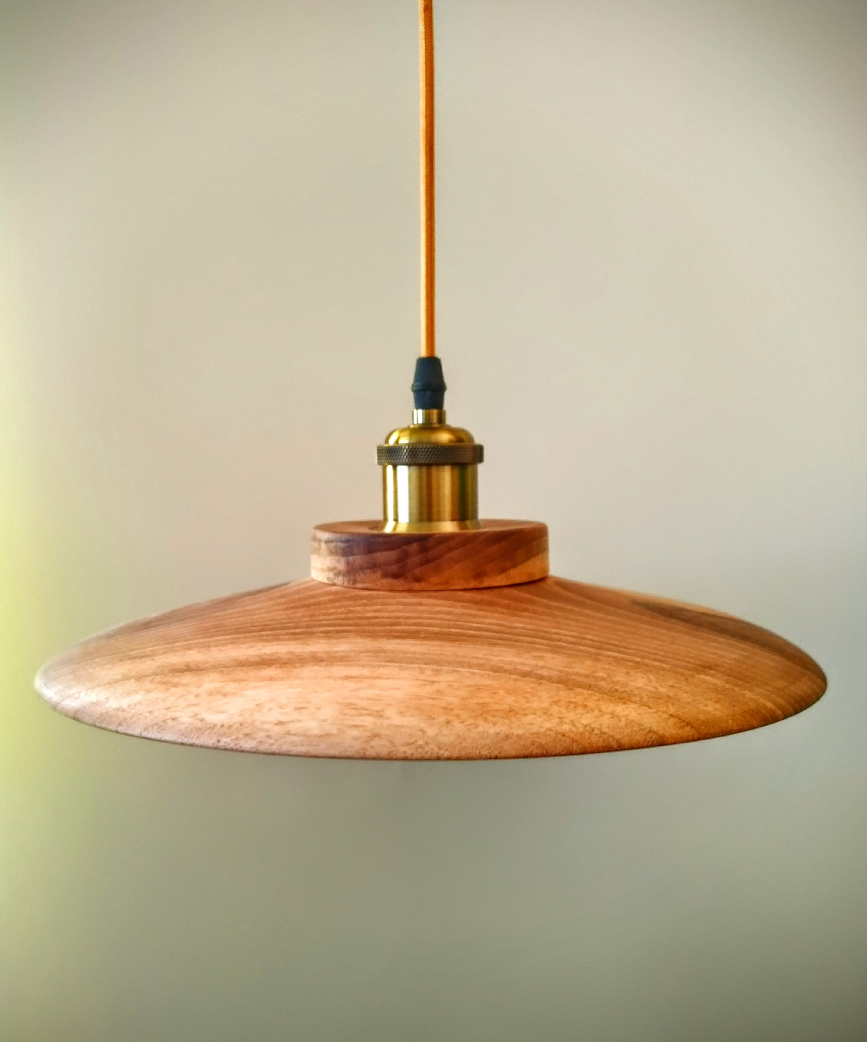 لوستر آویز چوب‌ گردو پیخک کد 127