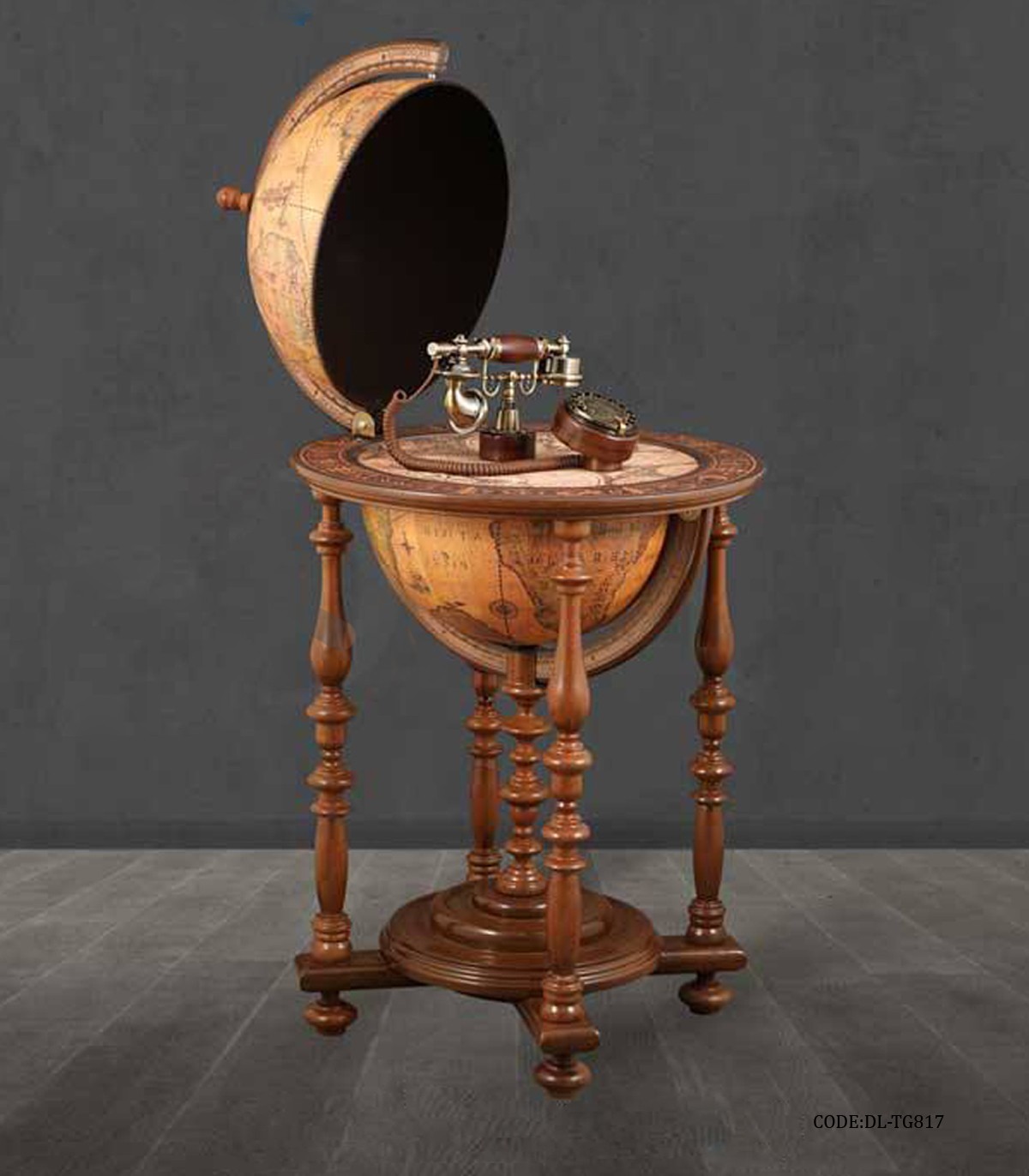 تلفن پایه دار چوبی قهوه ای رنگ طرح کره