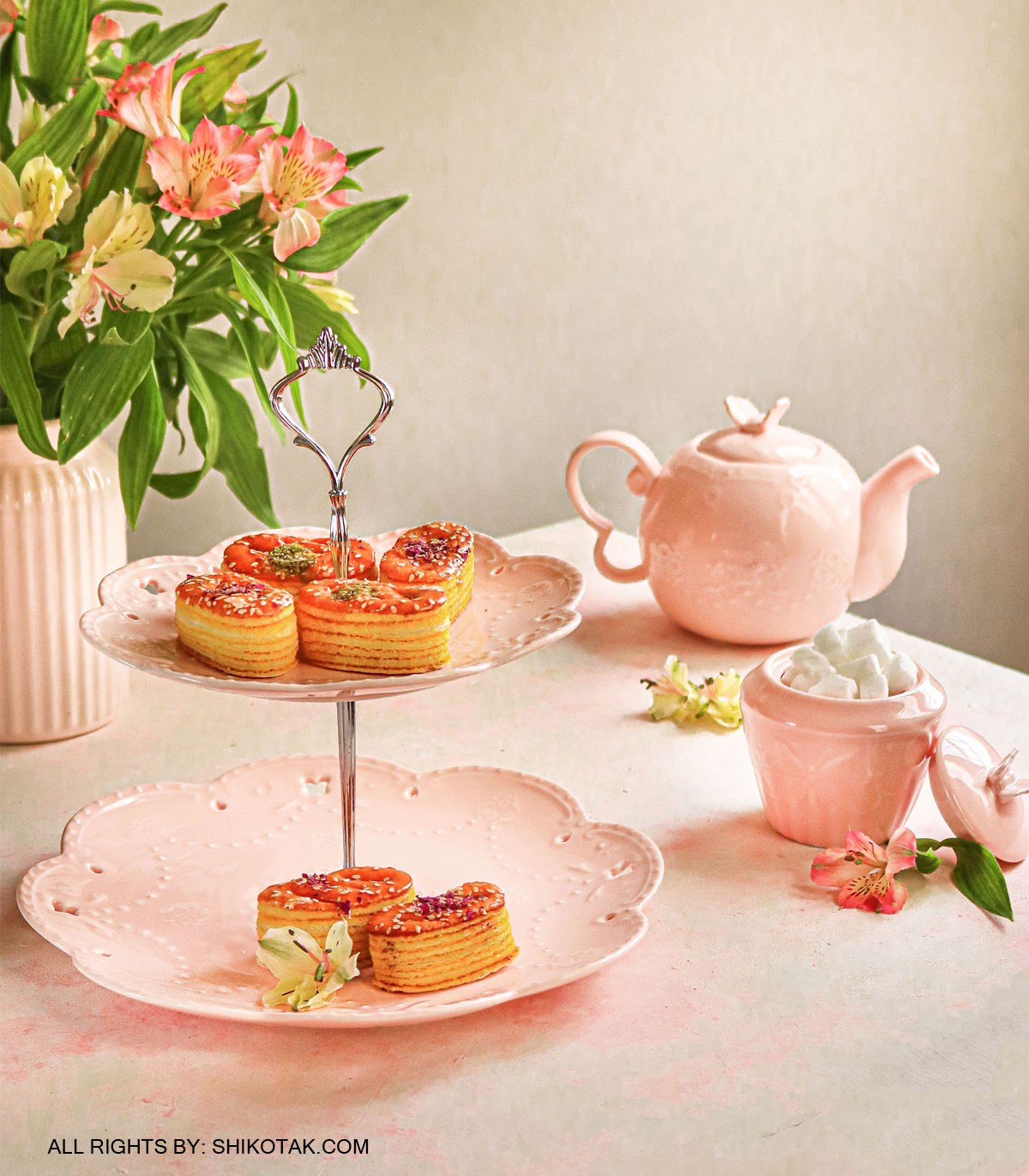 سرویس پذیرایی طرح اینگلیش هوم صورتی