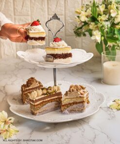 شیرینی خوری دو طبقه سفید طرح انگلیش هوم