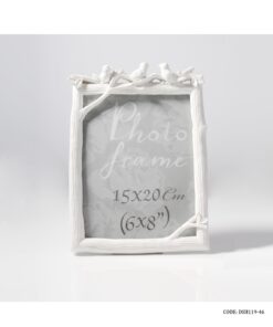 قاب عکس سفید عمودی طرح کبوتر