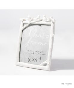 قاب عکس سفید عمودی طرح کبوتر