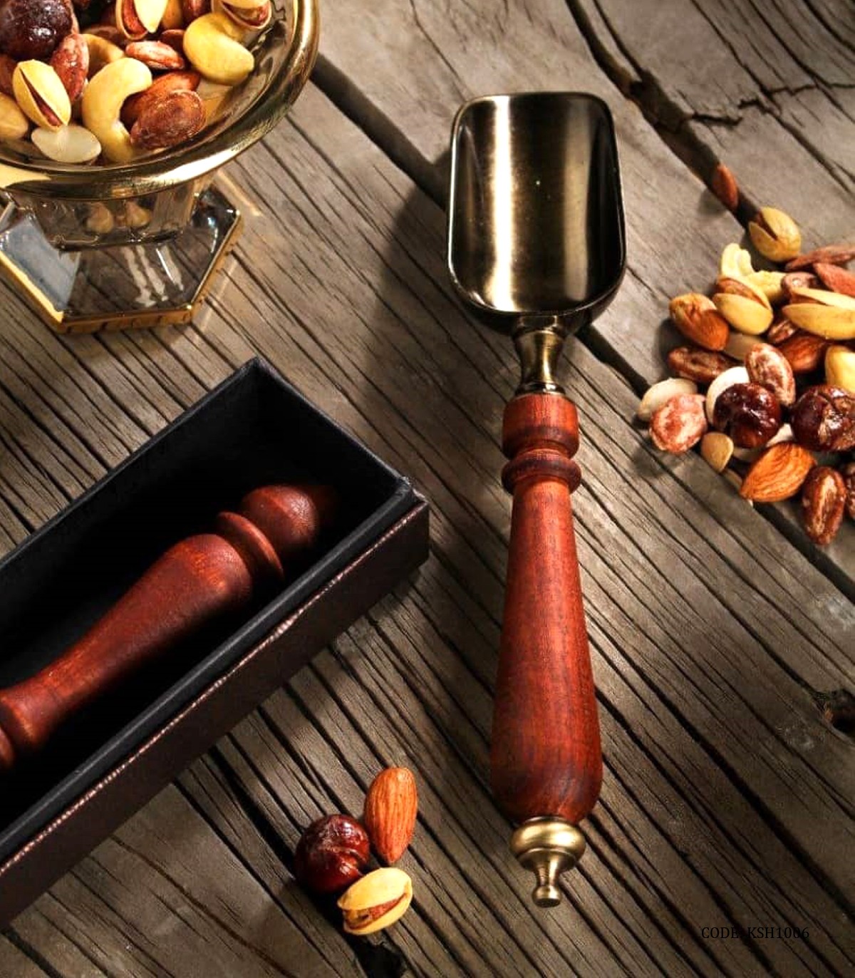 قاشق آجیل خوری دسته چوبی مدل سونا