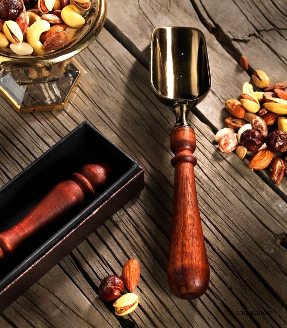 ملاقه آجیل خوری دسته چوبی مدل سانیا