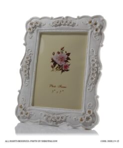 قاب عکس سفید گل برجسته مدل رزینا