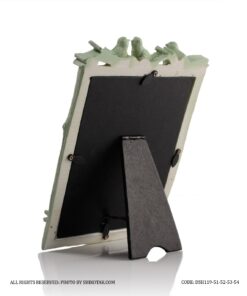 قاب عکس فانتزی عمودی طرح کبوتر سبز