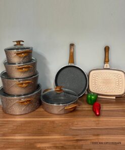 سرویس قابلمه گرانیتی 13 پارچه بیزیم رنگ نسکافه ای با دسته طرح چوب