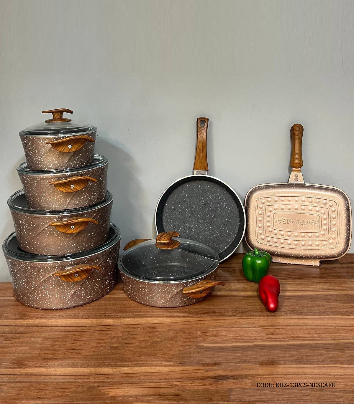 سرویس قابلمه گرانیتی 13 پارچه بیزیم رنگ نسکافه ای با دسته طرح چوب