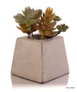 گلدان بتونی طرح هرم