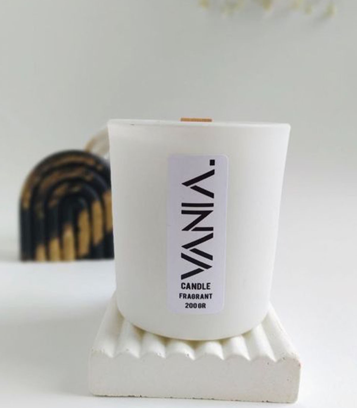 شمع شات سفید معطر مدل spring