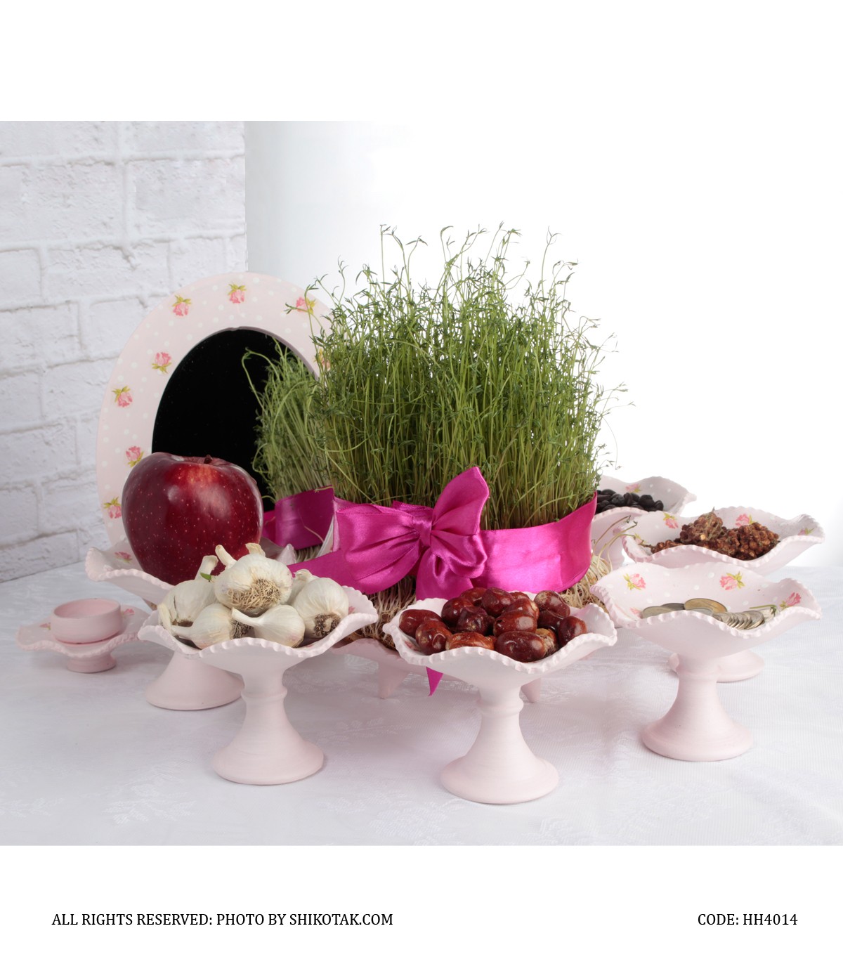 هفت سین طرح پروانه صورتی