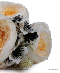 دسته گل مصنوعی رز سفید یونیکا