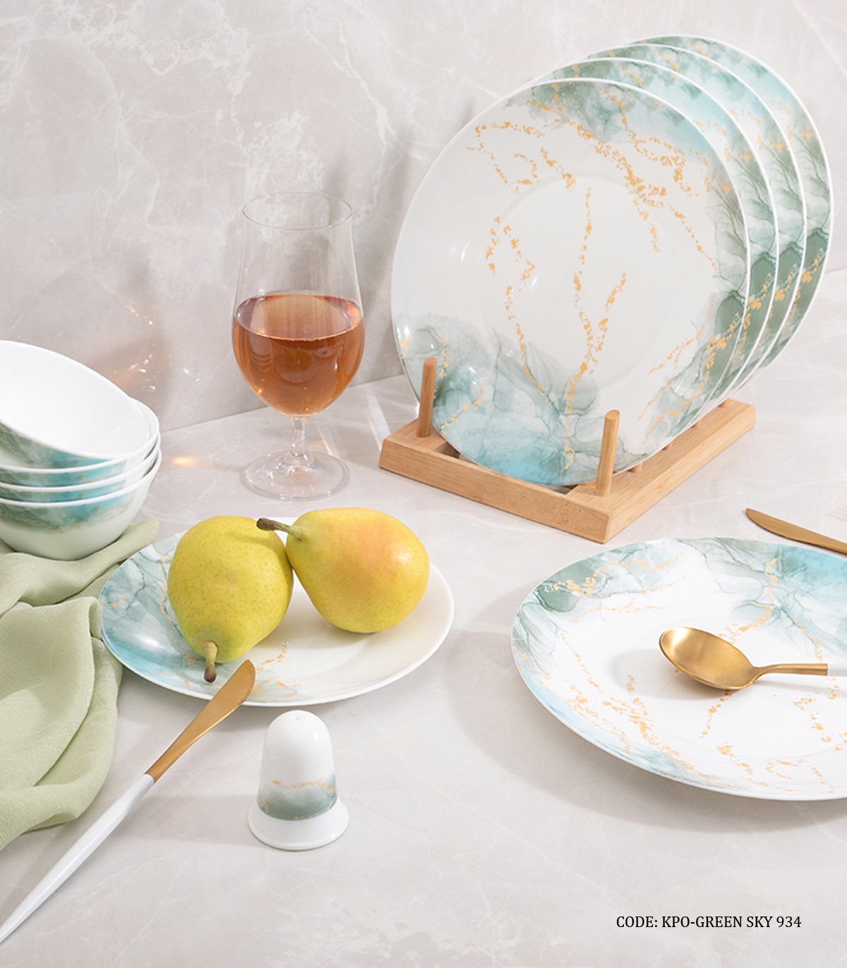 سرویس پذیرایی آرکوپال گرد 6 نفره 28 پارچه طرح اسکای سبز