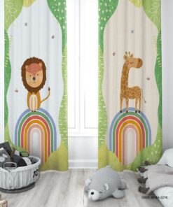 پرده پانچی دو تکه اتاق پسرانه طرح شیر و زرافه مدل Playful lion