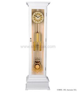 ساعت کنار سالنی سفید طرح آنتونیو