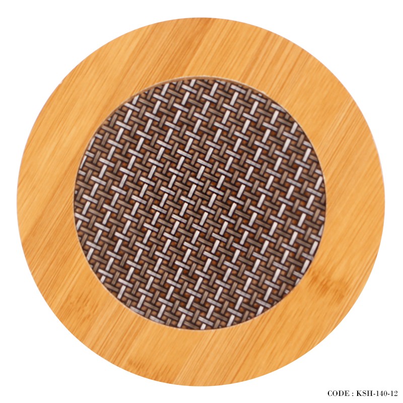 زیر قابلمه ای چوبی گرد