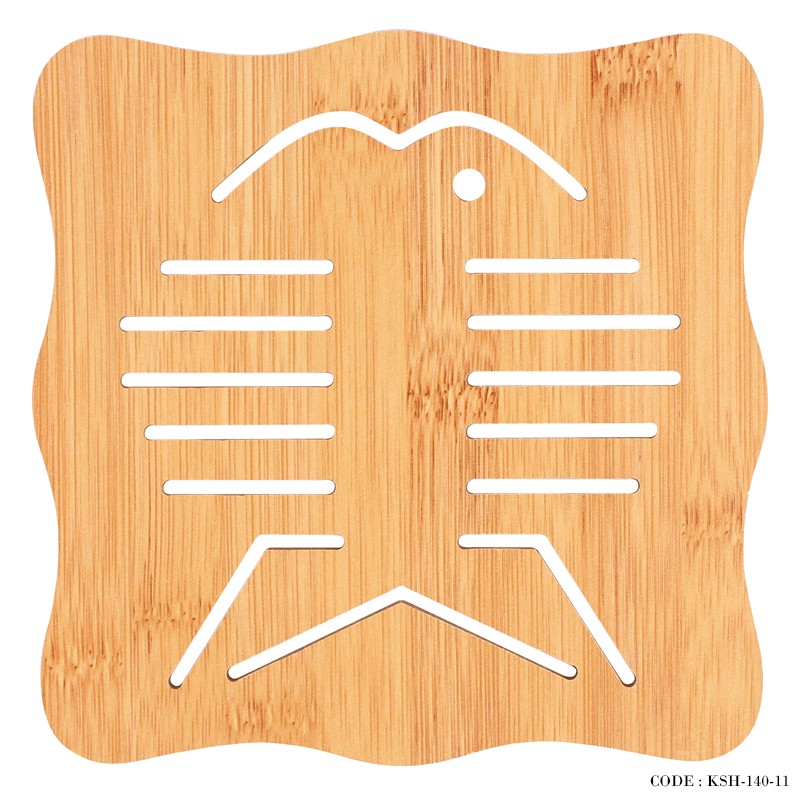 زیر قابلمه ای چوبی بامبو